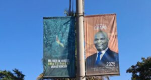 A MÃO ENFAIXADA E O CARTAZ: O QUE CHAPO ESTÁ A RESPONDER?