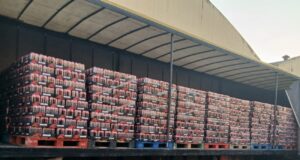AT trava mais de 9 mil caixas de bebidas ilegais em Maputo