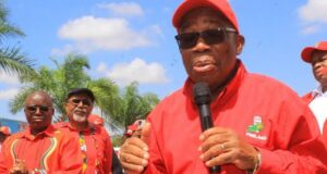 Barulho na Frelimo: Paúnde aperta governador de Nampula e fala em violação da disciplina partidária